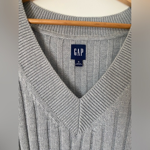 Gap Grey Dolman Rib Sweater Deep V-neck size M - Picture 3 of 4